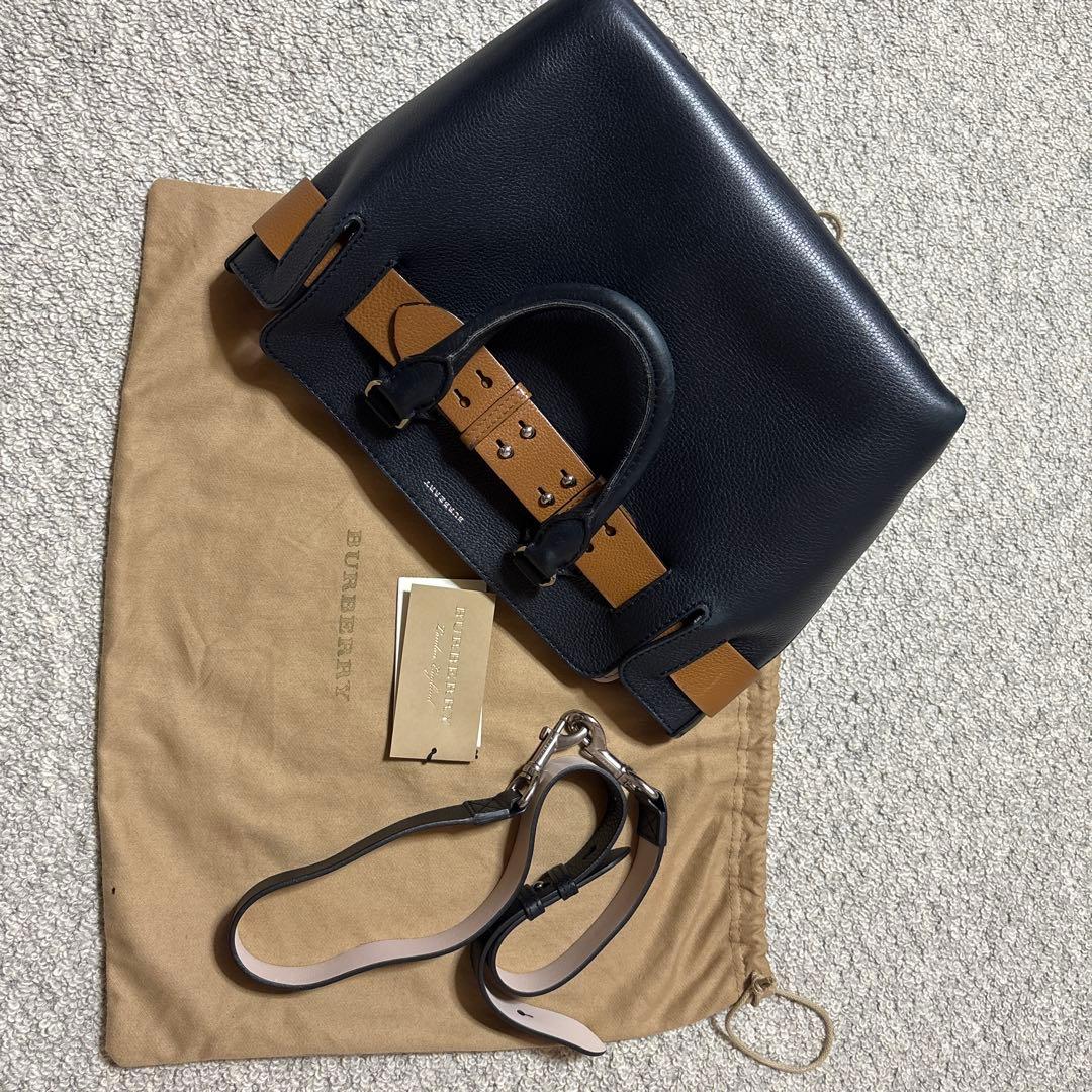 Burberry ブラック バッグ