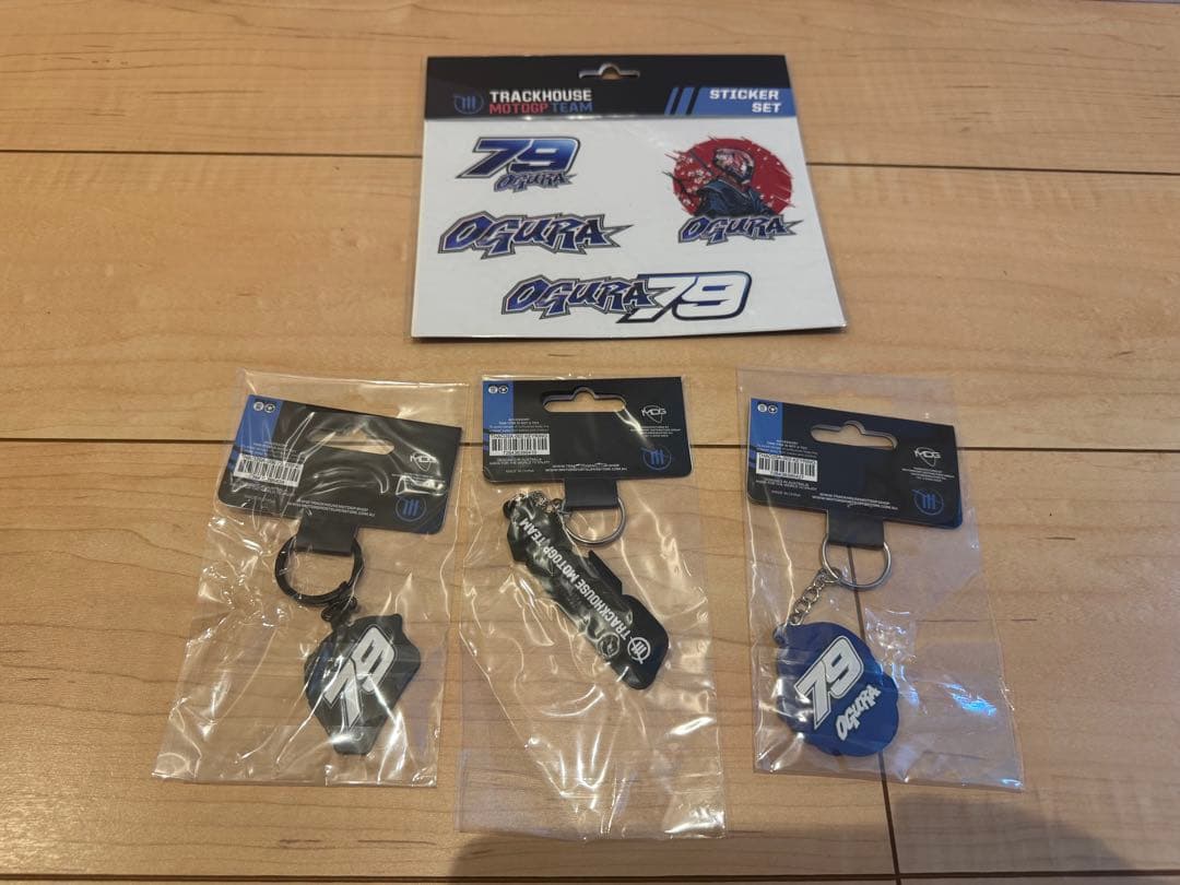 小椋藍　応援グッズ！ ステッカーセット & キーホルダー、キャップ