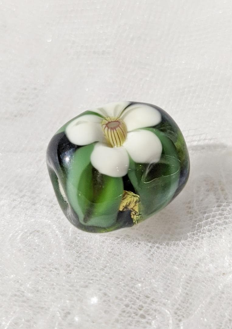 吉田正子トンボ玉（漆）　ガラス玉に込めた日本画　和のこころ　癒しの伝統美術