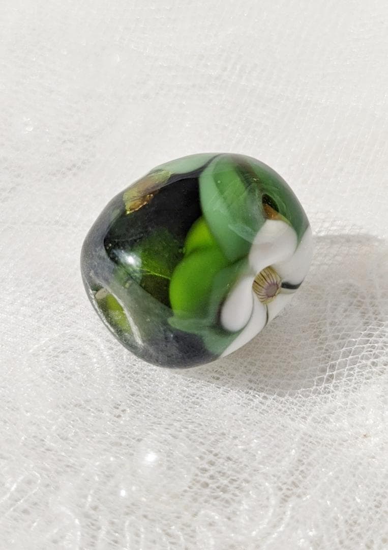 吉田正子トンボ玉（漆）　ガラス玉に込めた日本画　和のこころ　癒しの伝統美術