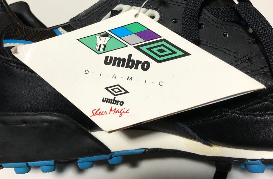 アンブロ D・I・A・M・I・C　トレーニングシューズ 未使用タグ付き 訳あり