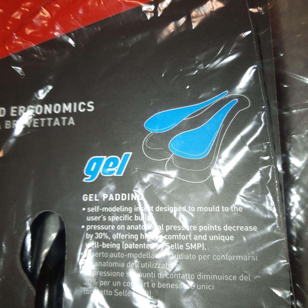 【最安値・未開封品】SELLE SMPサドルTRK MEDIUM GELブラック