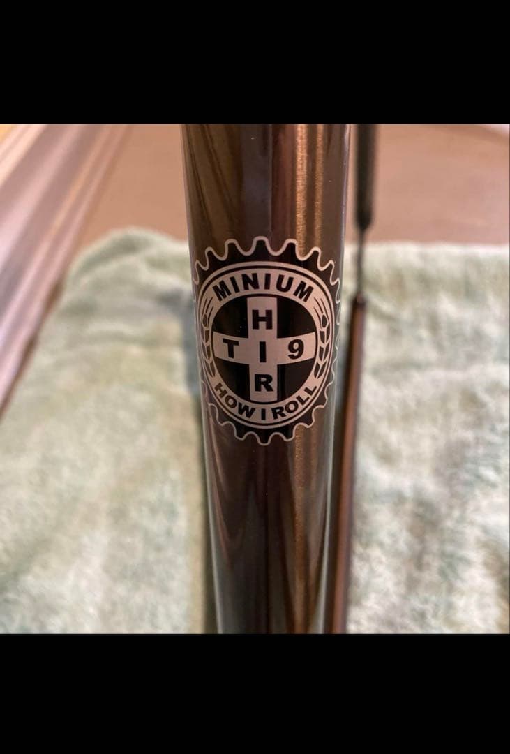 【T19-HOW I ROLL MINIUM】 ハウアイロール ミニアムフレーム