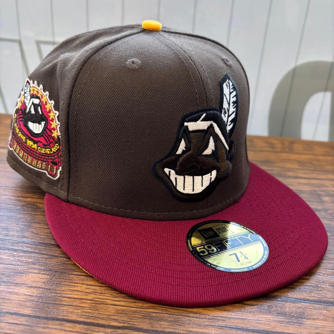 【大人気】MLBインディアンズの希少モデル　ニューエラキャップ