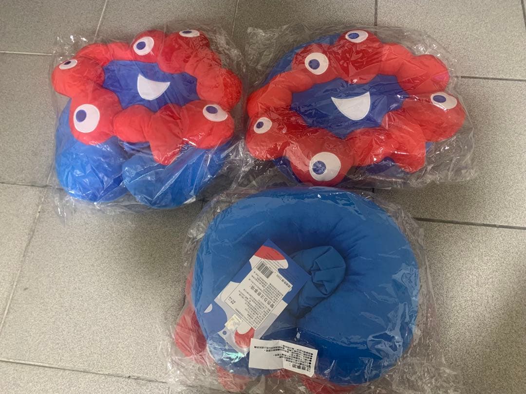 台湾限定　ミャクミャク　ネックピロー　大阪関西万博　首枕