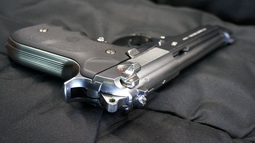 東京マルイ M92F ステンレス グリップ再塗装 社外ピストンカップ交換済 ②