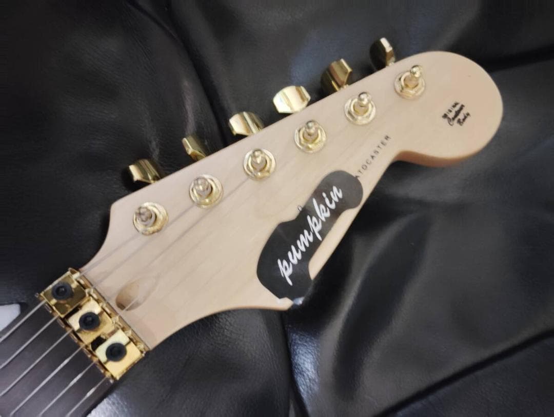 緊急値下げ　新品圧巻！！　ブルーキルトTOP　ストラト・キャスター