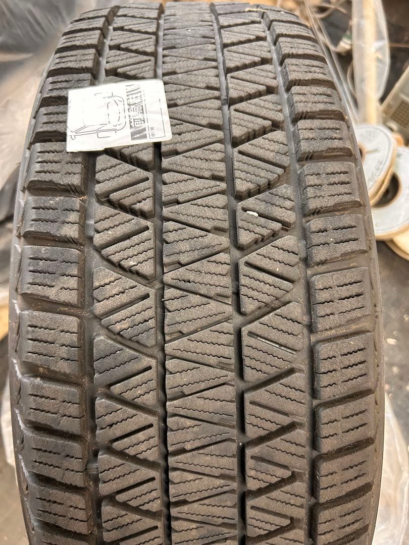 ブリヂストン BLIZZAK DM-V3 225/60R17 スタッドレス