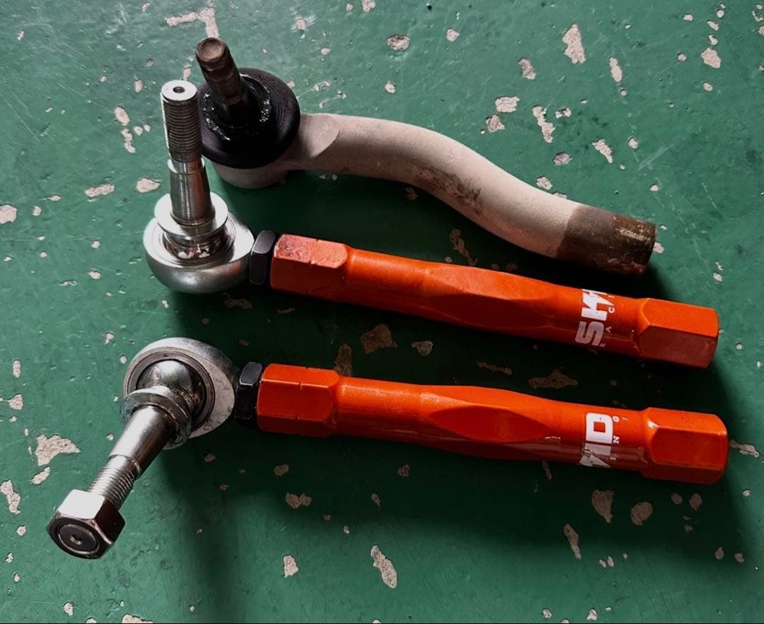 50プリウス　スキッド製　タイロッドエンド