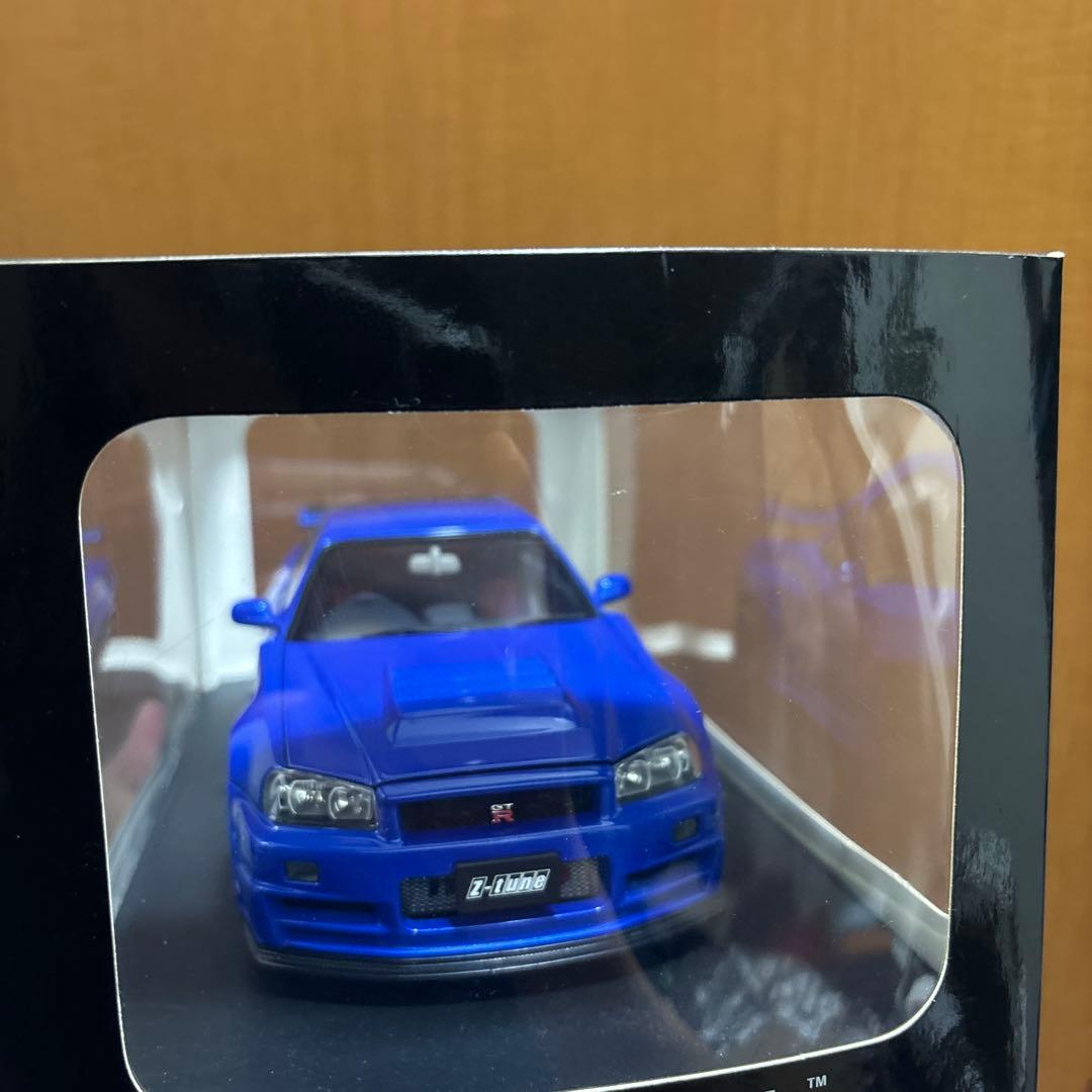 ミニカー AUTOart Nissan Skyline GT-R R34 1/18