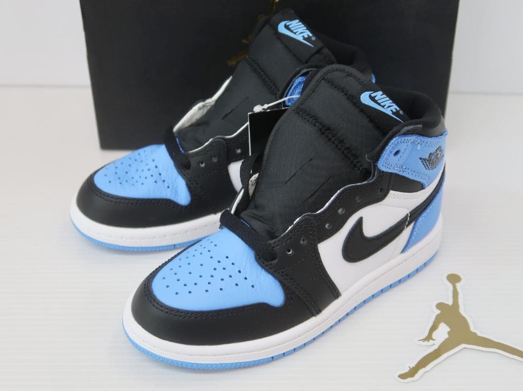 未使用 NIKE JORDAN 1 RETRO HIGH OG キッズ【G】.