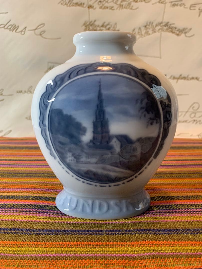 ロイヤルコペンハーゲン　1922年アンティークの建物と風景が素敵な花瓶！