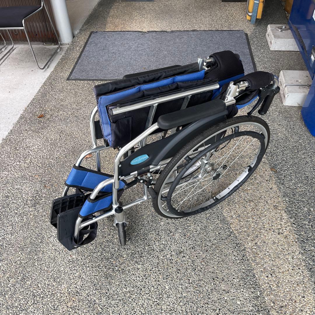 【送料込み】 カドクラ車椅子　折りたたみ式車椅子
