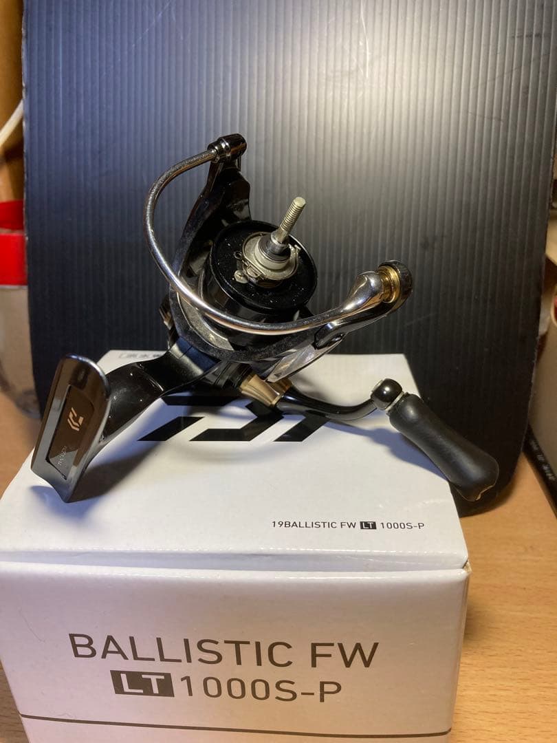 美品 Daiwa BALLISTIC FW LT1000S-P スピニングリール