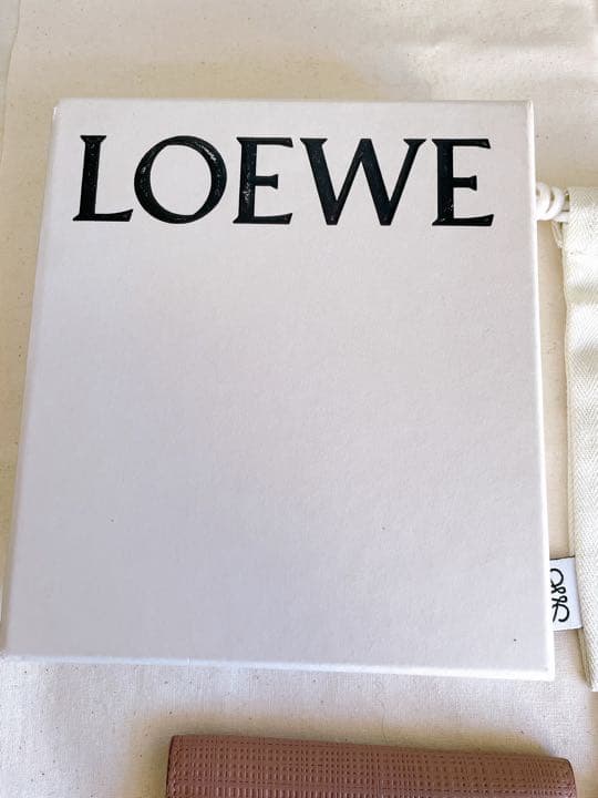ロエベLOEWE  名刺入れ　ピンク　ハイブランド