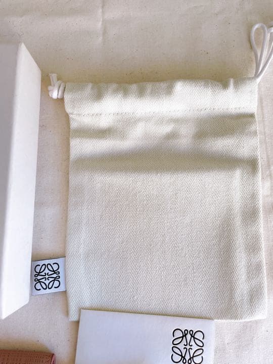 ロエベLOEWE  名刺入れ　ピンク　ハイブランド