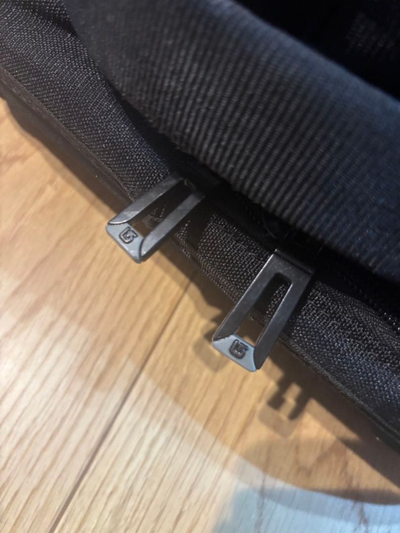 Burton ウィール付きスノーボードバッグ ブラック