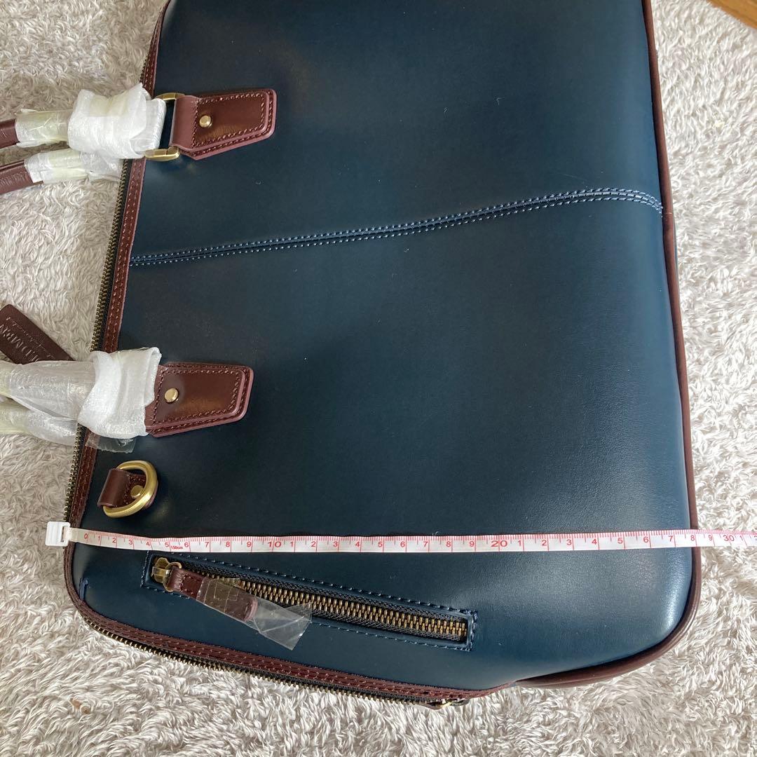 【新品未使用】GOLDMENレザービジネスバッグ .A4 B4 PC.自立底鋲