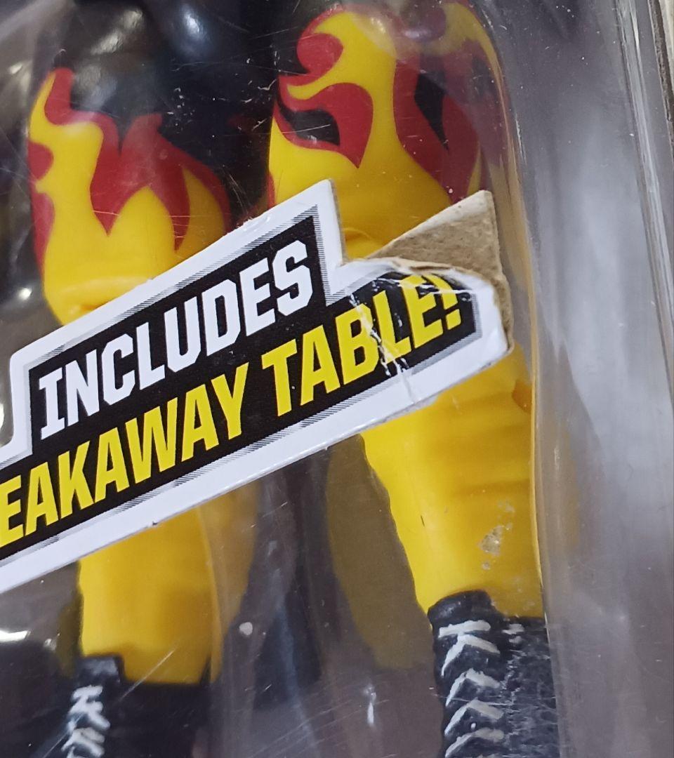 WWE　ビガロ　フィギュア