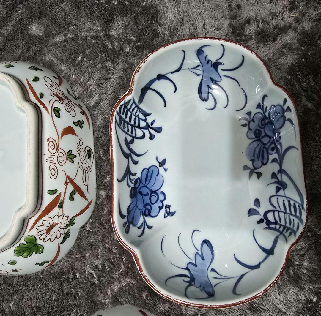 古伊万里の伊万里焼の染め付けがあり美しいお皿です