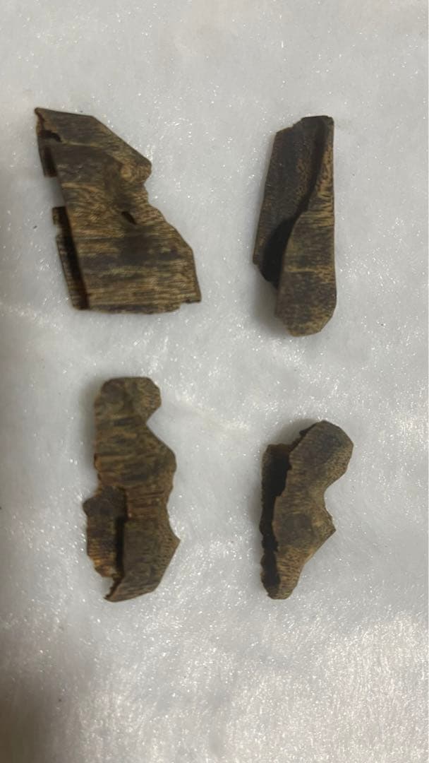 極上伽羅沈香原木香木高ランク水沈み5.2グラム