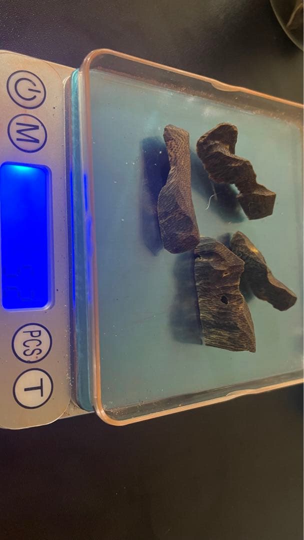 極上伽羅沈香原木香木高ランク水沈み5.2グラム