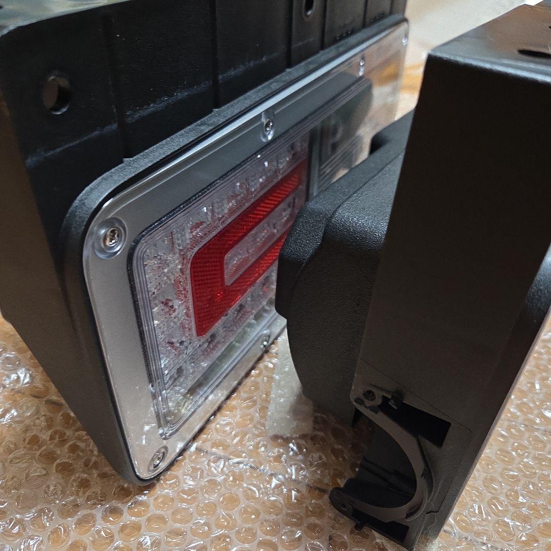 日野大型　純正　LEDテールランプセット