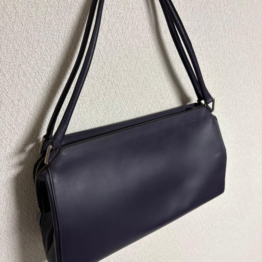 バッグ 1990s PRADA archive leather shoulder bag