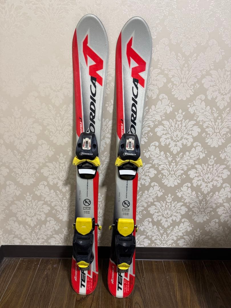 NORDICAスキー板80cm、KAZAMA ブーツ18cm、ストック3点セット