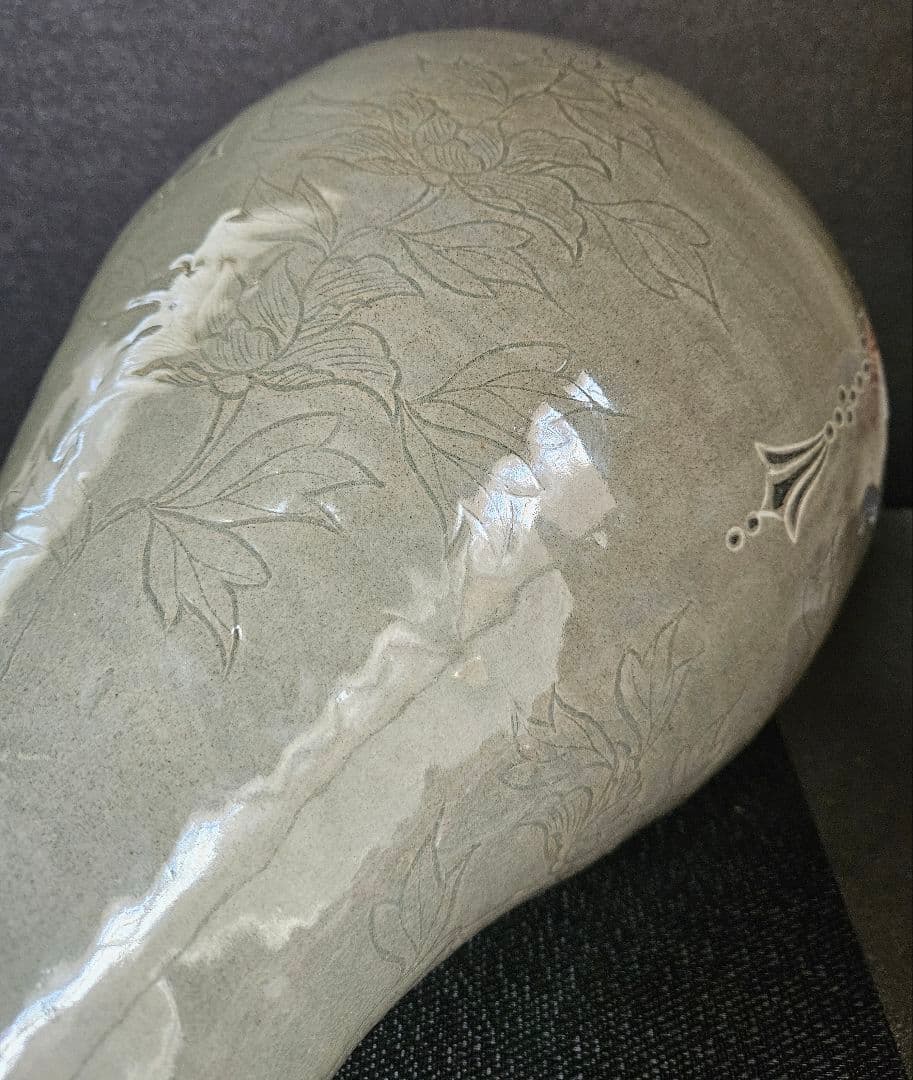 高麗青磁　象嵌　花唐草　瓔珞文様　陰刻牡丹図　大梅瓶　近代作品　高さ40.1cm