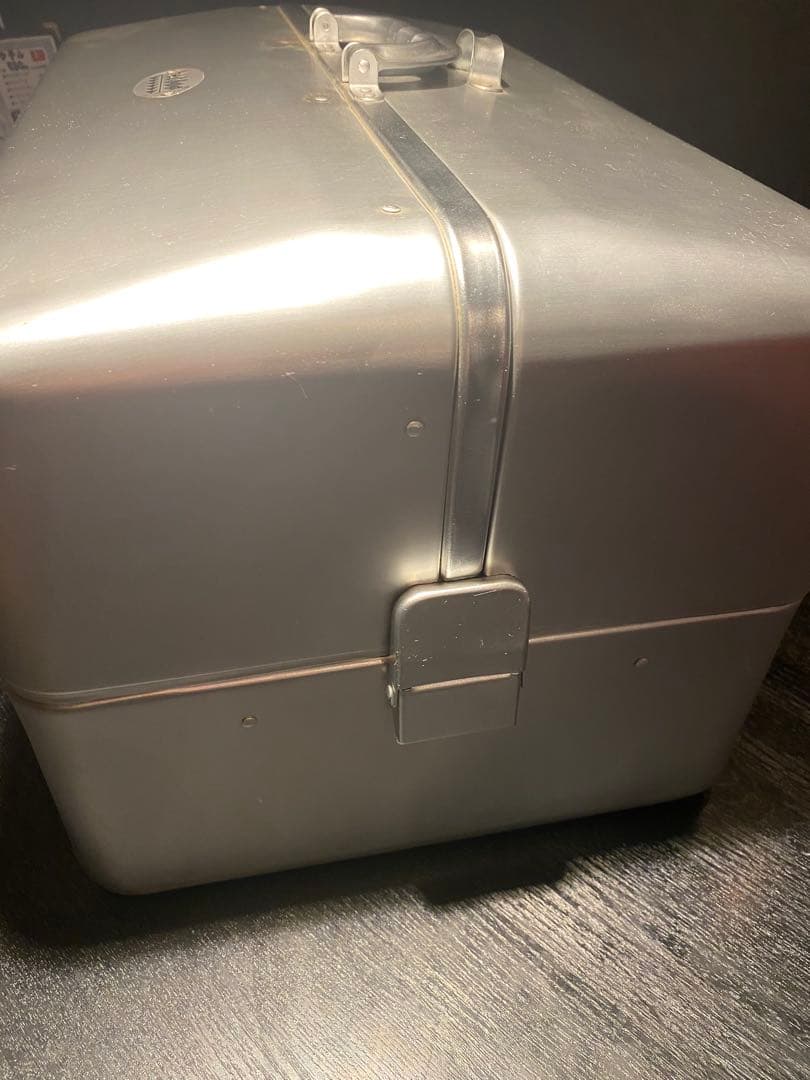 トップウォータールアーとタックルボックス