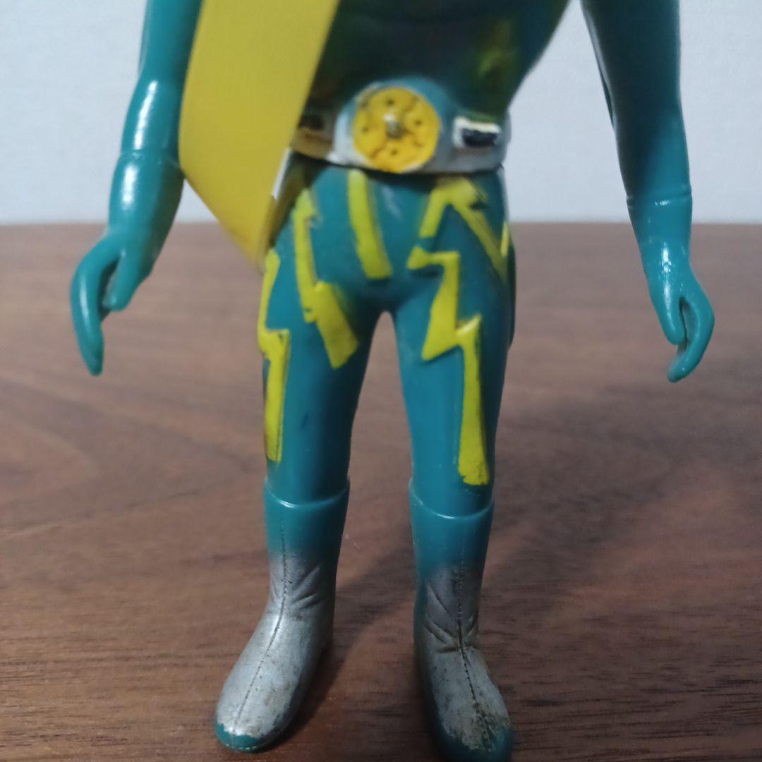 当時もの　ポピー製「イナズマン」オリジナルマフラー付き希少ソフビフィギュア