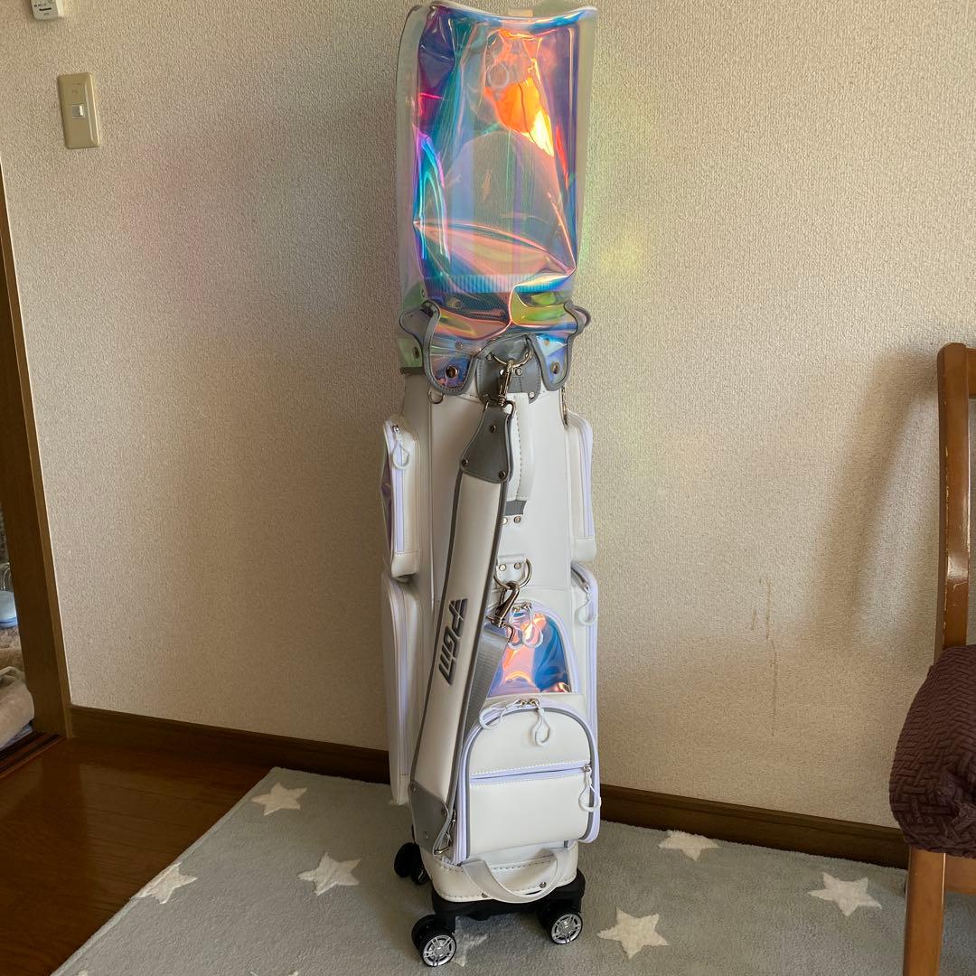 PGMホワイトゴルフバッグ ホイール付き 新品、お値段に下げします。