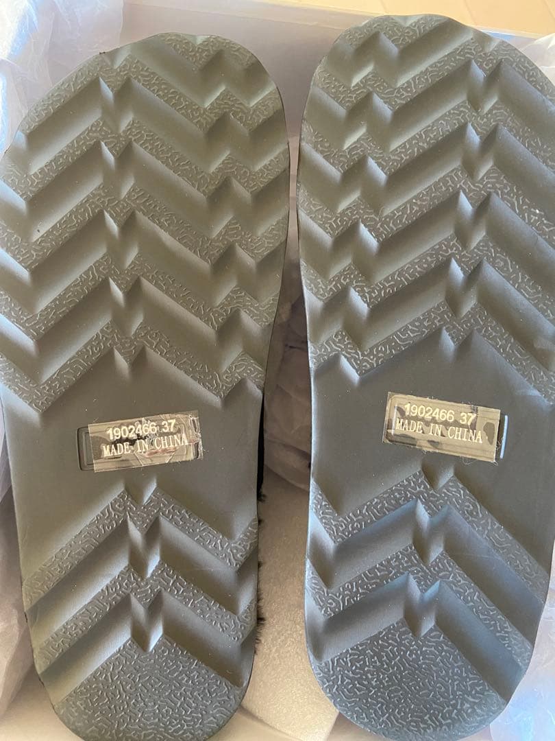 【&】MOHI ファーサンダル