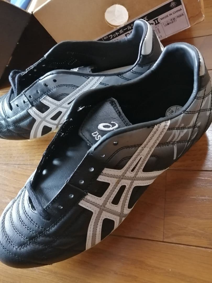 サイン入り　サッカー　スパイク　アシックス