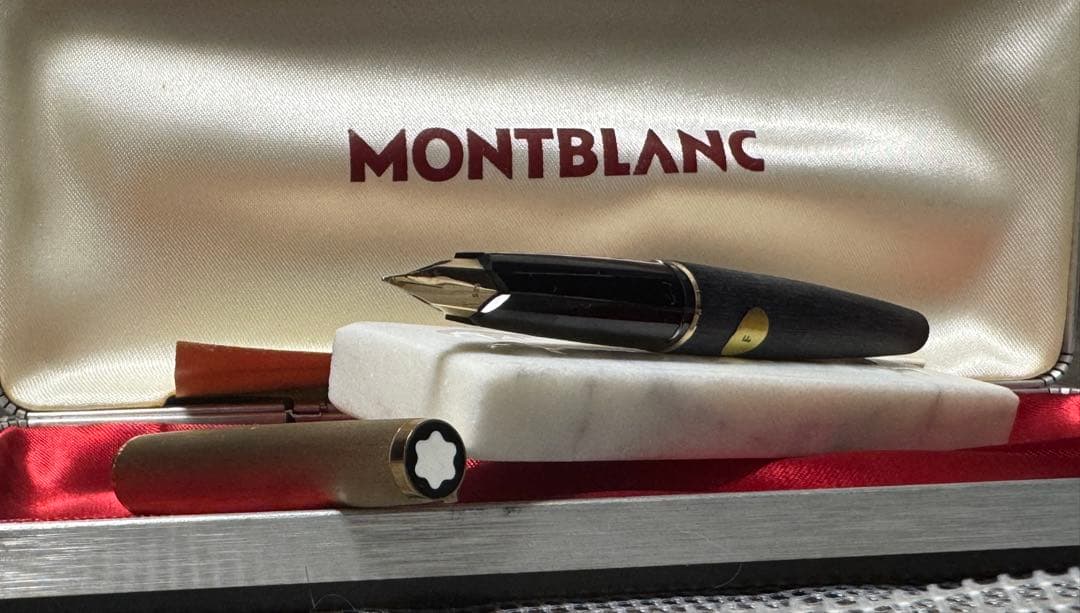 【新品未使用】モンブランNo224 万年筆（高級ケース付き）