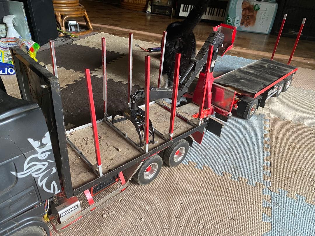 タミヤ　1/14 スカニア原木運搬フルトレーラー仕様　フルオペ