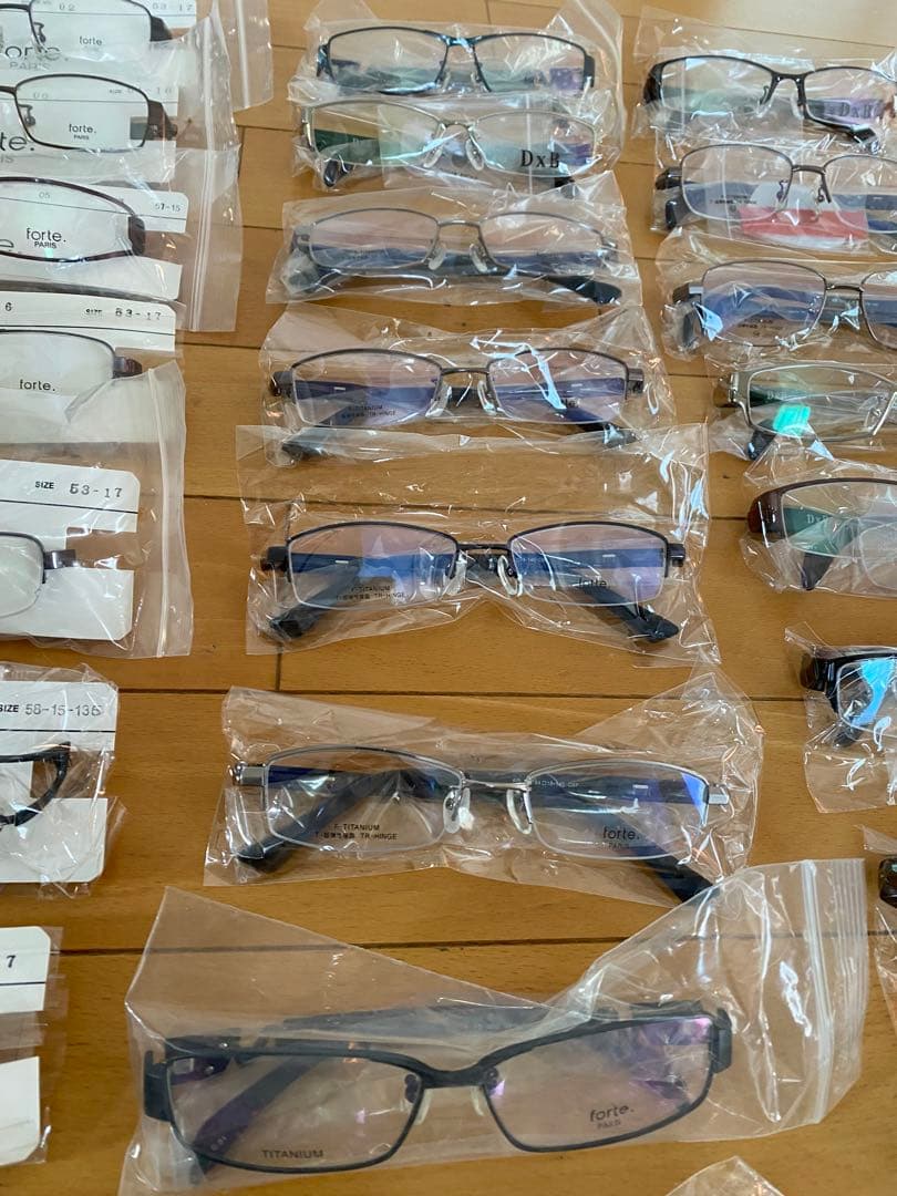 メガネフレーム　卸売り