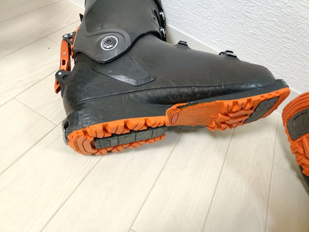 スキー ATOMICE HAWX 130 ULTRA XTD