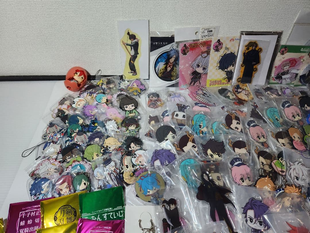 680点以上 刀剣乱舞 グッズ まとめ売り 缶バッジ ラバスト アクスタ等