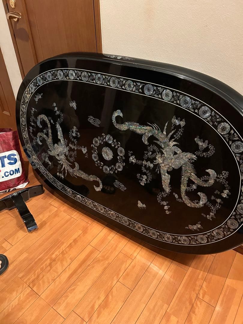 螺鈿装飾付き黒座卓