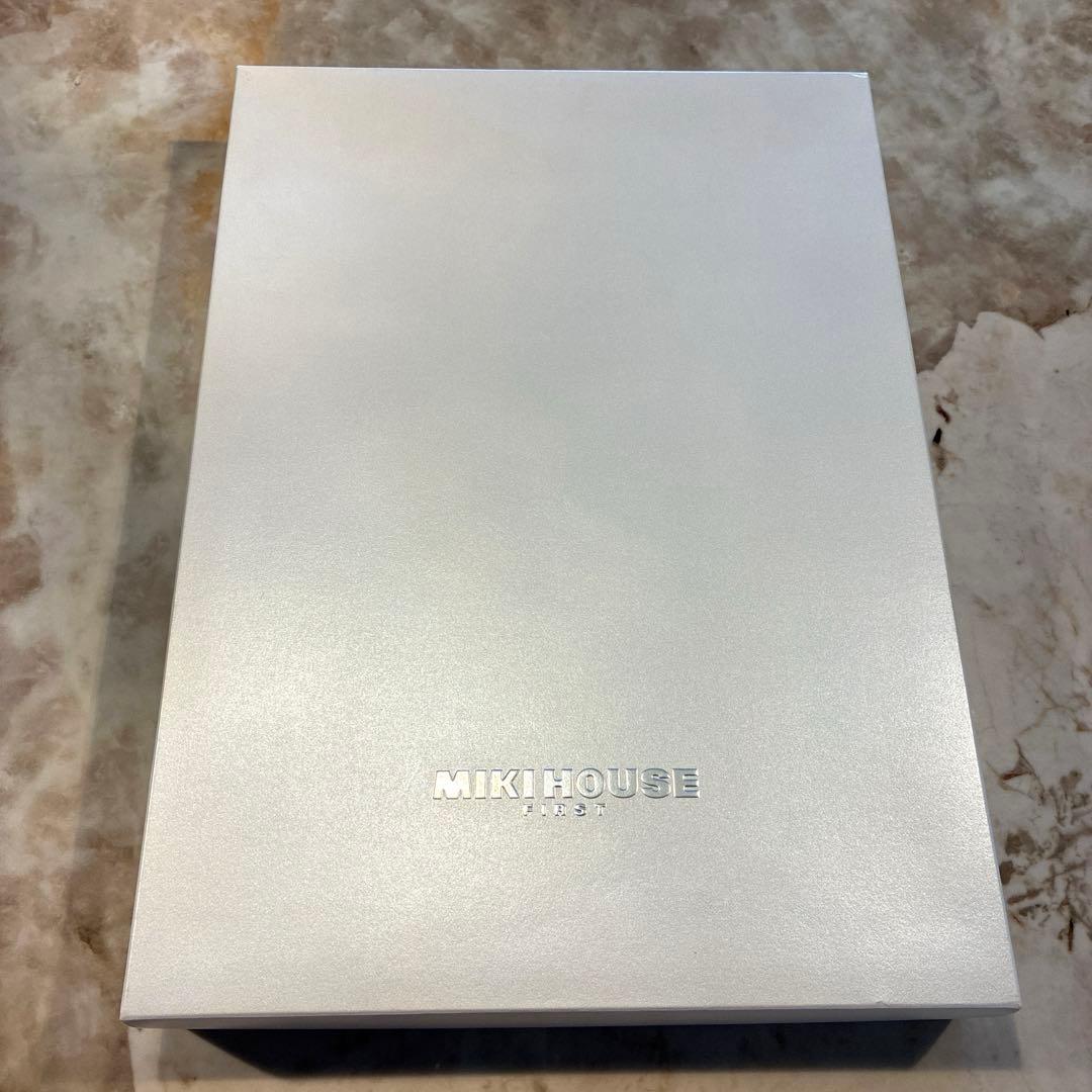 現行　新品ミキハウス　セレモニードレスセット　通年向け　お宮参り　退院　出産準備