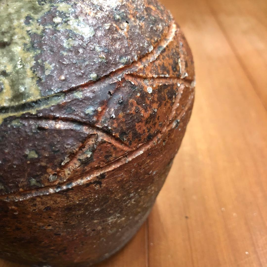 骨董品 手彫り模様茶色緑色グラデーション壺 花道茶道水差し 作家物 日本伝統工芸