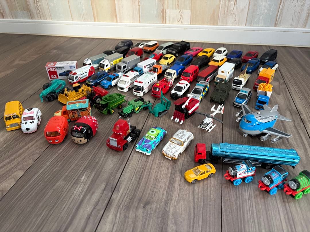 ◇トミカ＊いろいろまとめ売り おまけ付 67台セット◇