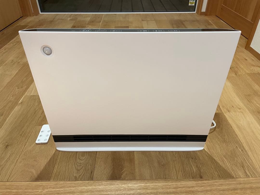 ほぼ新品 スリーアップ セラミックファンヒーター リモコン付き