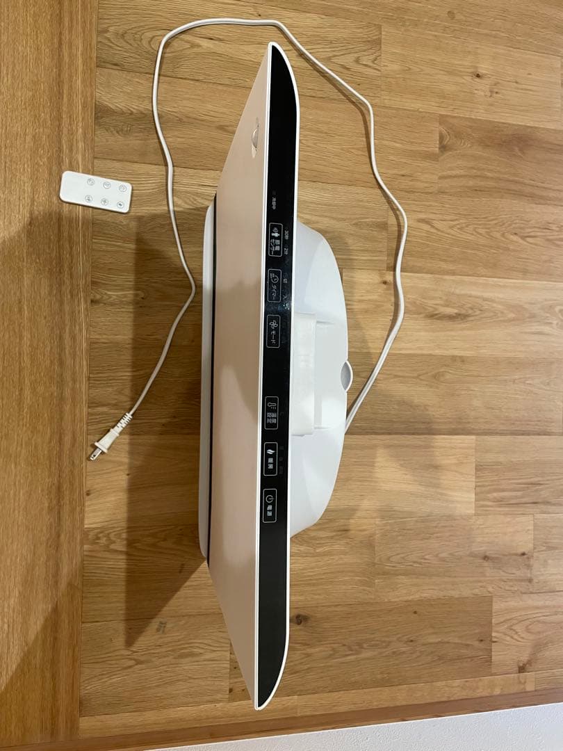 ほぼ新品 スリーアップ セラミックファンヒーター リモコン付き