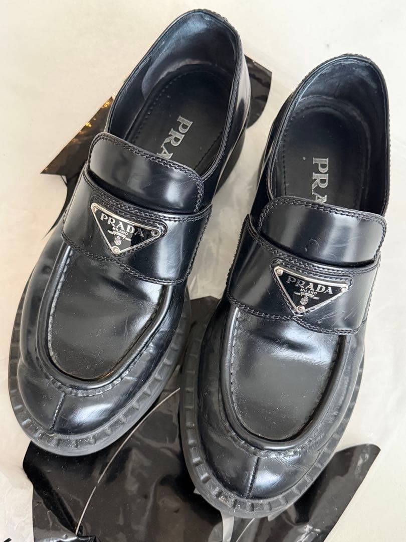 大人気PRADA ブラック チョコレート ブラッシュドレザー ローファー 36