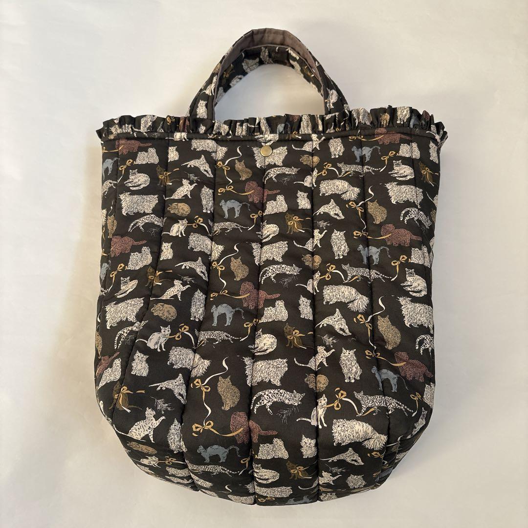 kona様オーダー 縦型フリルキルトトートバッグ　コーアンドエイト　黒グレー