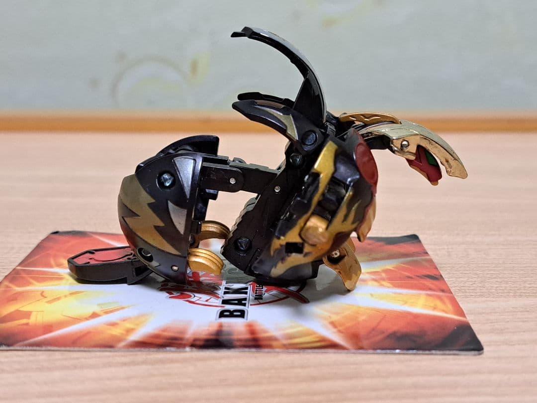 最終値下げ　激レア　爆丸　神3　磁ドラガオン 轟フドウ 士ガリュウ　カード付き