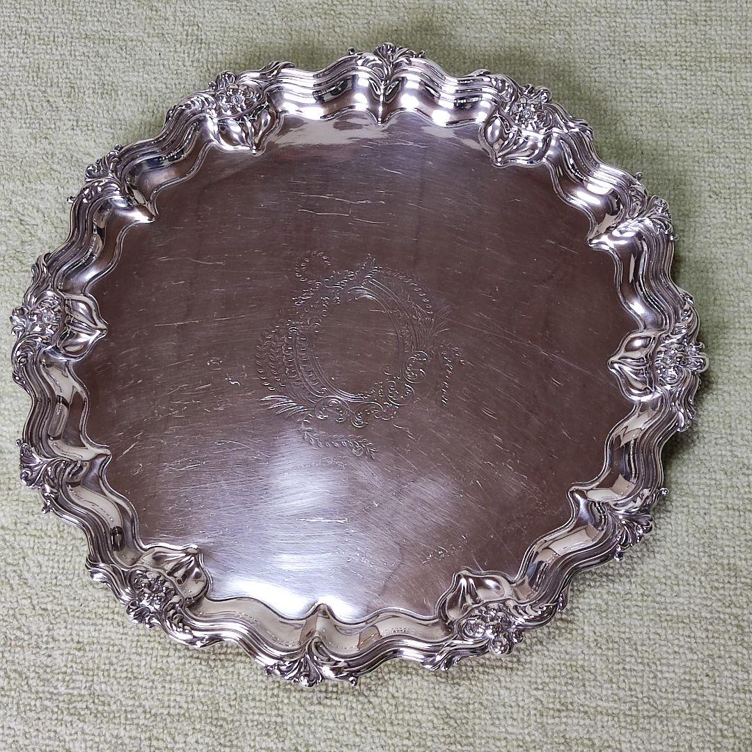 英国　シルバープレート　ギャラリートレイ　サルヴァ　3つ足　1904年